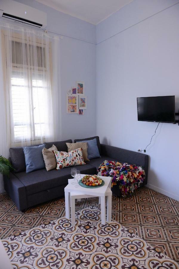Trendy Apartments In The Heart Of Florentin With Free Netflix Тел Авив Стая снимка